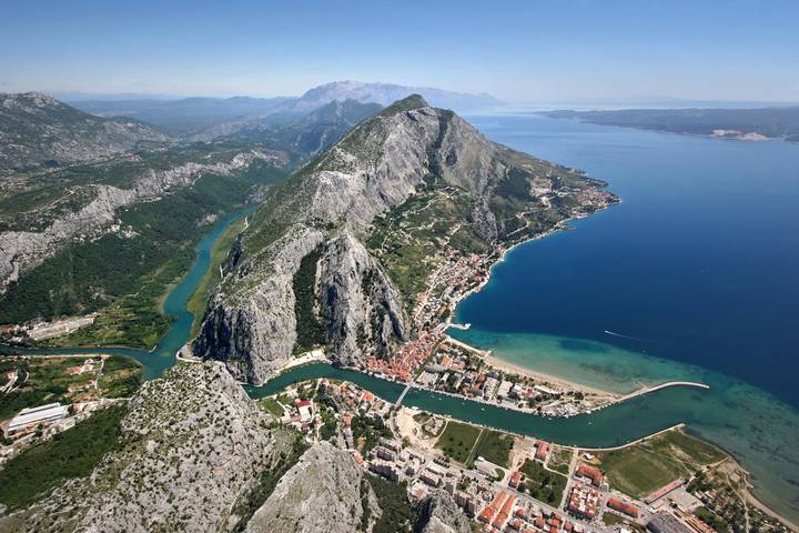 Ganze Wohnung, Ferienwohnung in Pisak mit Meerblick, Terrasse, Klimaanlage, W-Lan (77-3) in Pisak, Omis-Riviera