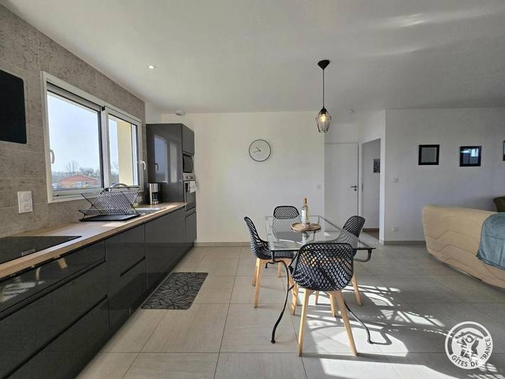 Location de vacances pour 4 personnes, avec piscine ainsi que jardin et terrasse à Saint-Laurent-des-Hommes - 4