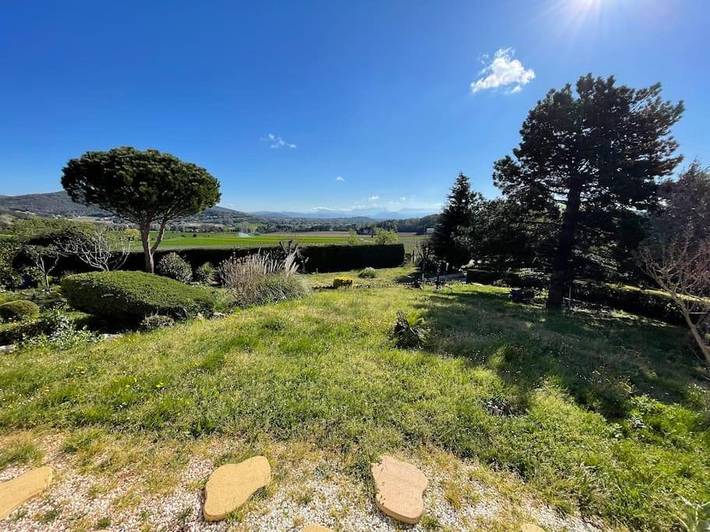 Location de vacances pour 6 personnes, avec jardin ainsi que piscine et vue à Savasse - 4