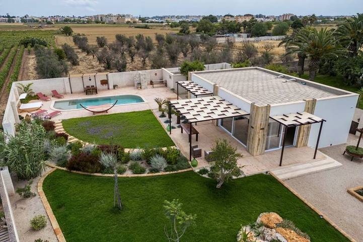Villa pour 6 personnes, avec Terrasse ainsi que Jardin et Piscine à Nardò
