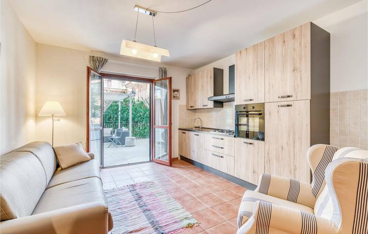 Apartamento vacacional entero, Riverside Retreat con Wi-Fi y aire acondicionado. in Scarlino, Provincia de Grosseto