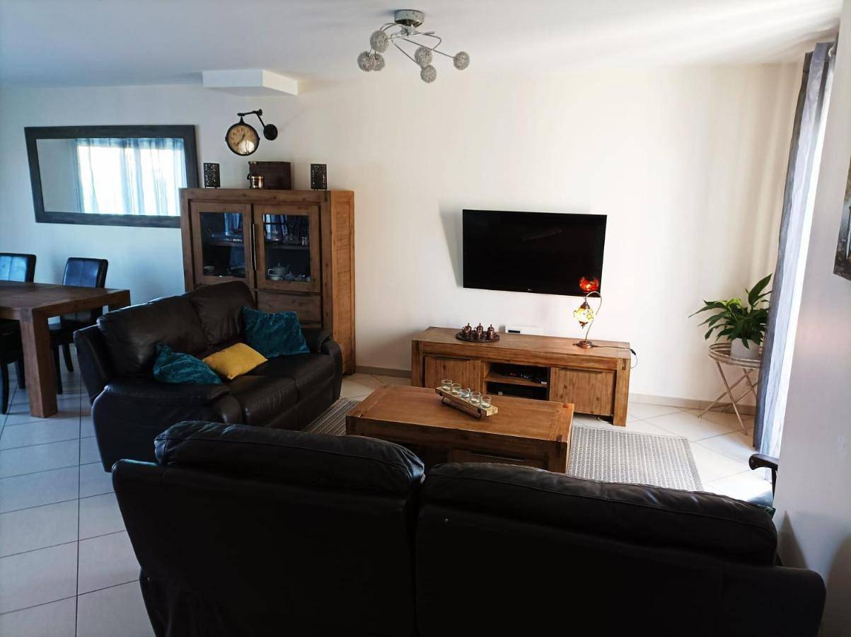 Four-Bedroom House in Mitry-Mory, Seine-et-Marne