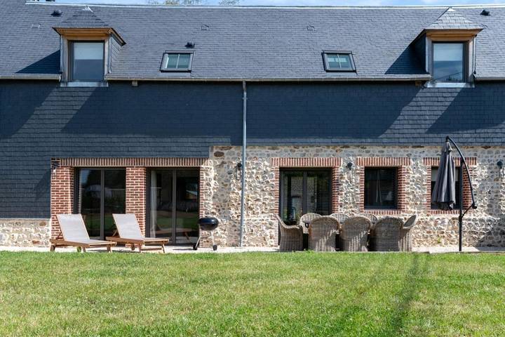 Location de vacances pour 10 personnes, avec Terrasse ainsi que Jardin et Piscine à Cricquebœuf - 3