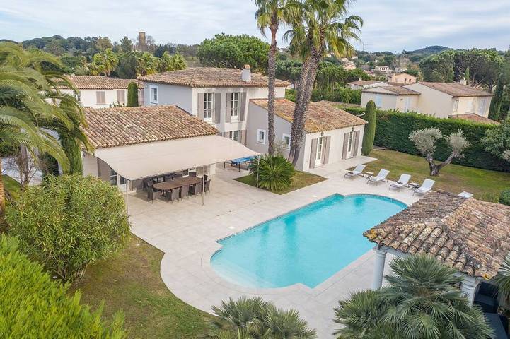 Villa für 8 Personen, mit Whirlpool und Terrasse sowie Garten und Sauna