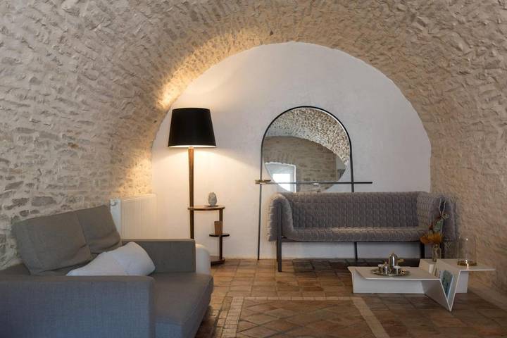 Location de vacances pour 2 personnes, avec jardin ainsi que vue et piscine à Bouvesse-Quirieu - 2