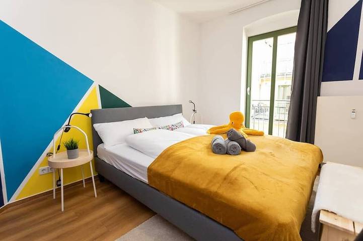 Entire apartment, FullHouse | Halle | R6 Amsterdam in Halle, Saale-Unstrut