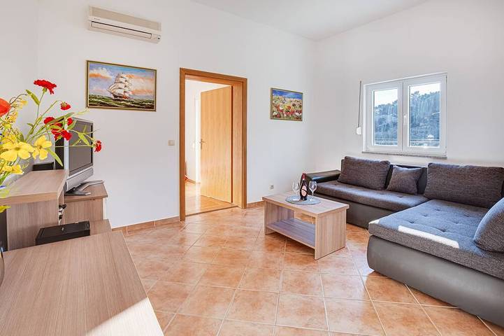 Ferienwohnung für 3 Personen, mit Balkon in Krvavica - 4