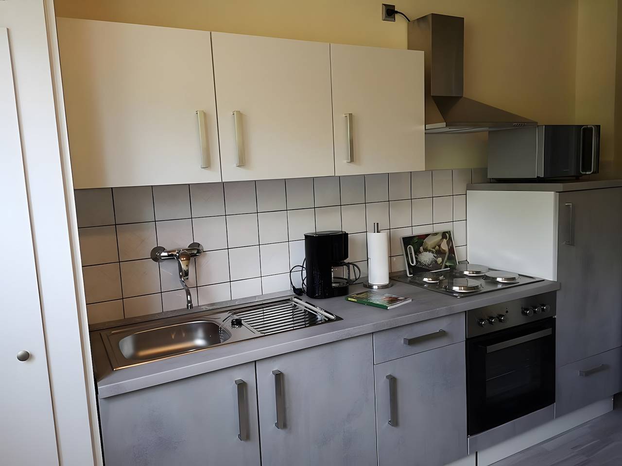 Ganze Wohnung, Ferienwohnung 'Am Schloßpark' mit privater Terrasse, privatem Garten und Wi-Fi in Melsungen, Schwalm-Eder-Kreis