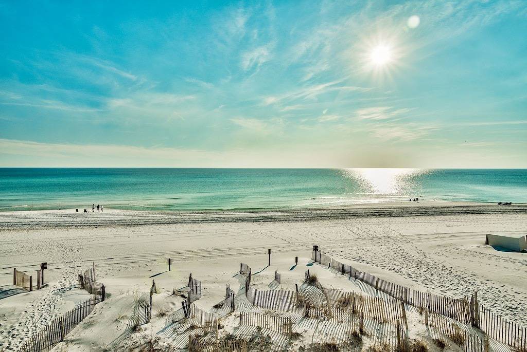 Ganze Wohnung, Direkt am Strand mit herrlicher Aussicht und King-Bed-Perfect Couples Getaway in der Seaside Area in Seagrove Beach, Emerald Coast