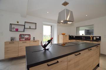 Gîte pour 9 personnes, avec terrasse et jardin ainsi que sauna et jacuzzi en Bretagne