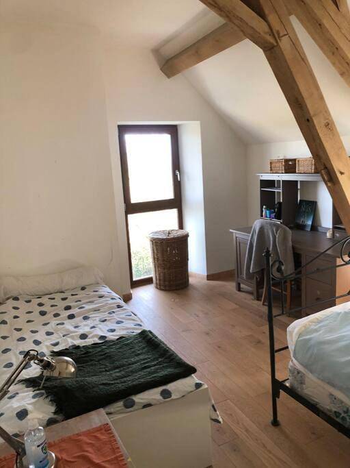 Location de vacances pour 9 personnes, avec vue et jardin dans Treigny-Perreuse-Sainte-Colombe - 2