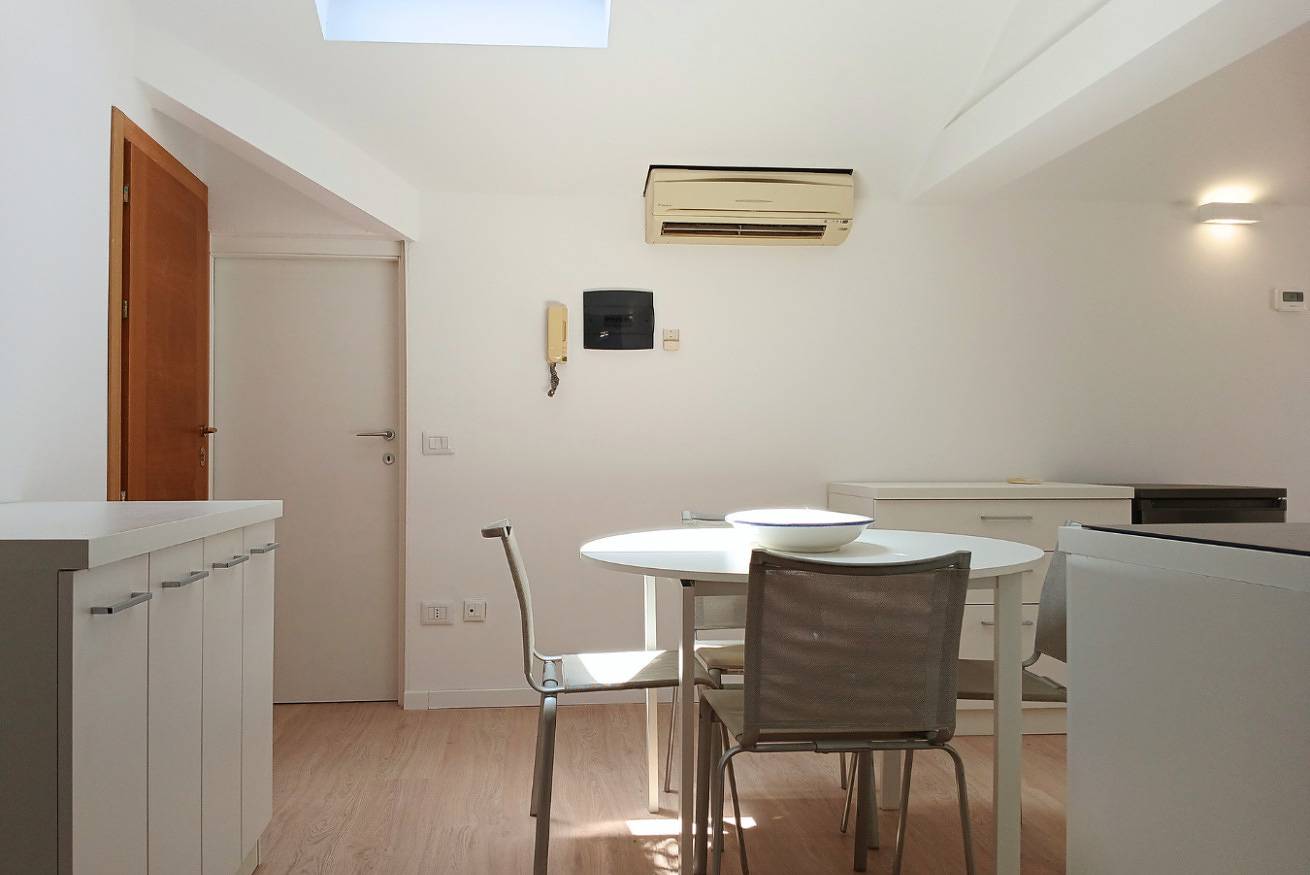 Ganze Wohnung,  Cv017 - Milano Marittima, elegant attic with air conditioning in Cervia, Ravenna Provinz