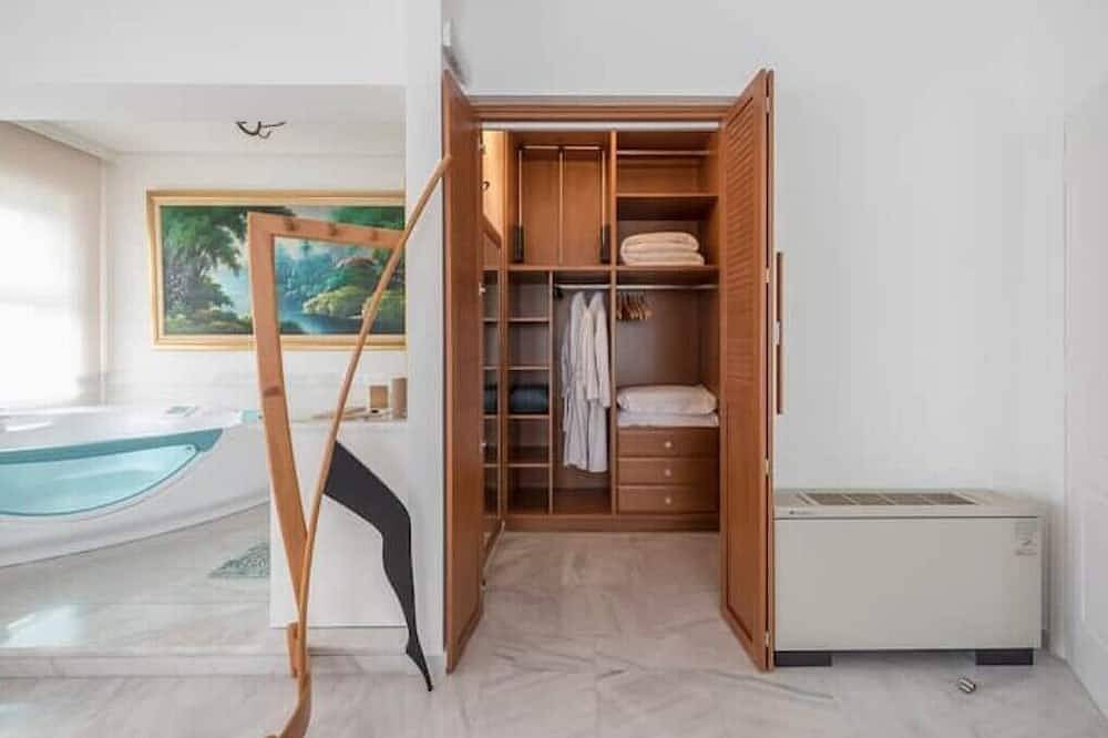 Geheel appartement, Varkiza Riviera in Varkiza, Vari