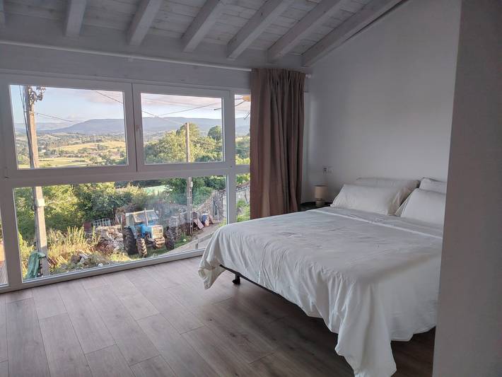 Holiday Home 'Vista Udias' with Mountain Views and Wi-Fi in Cobijón, Udías