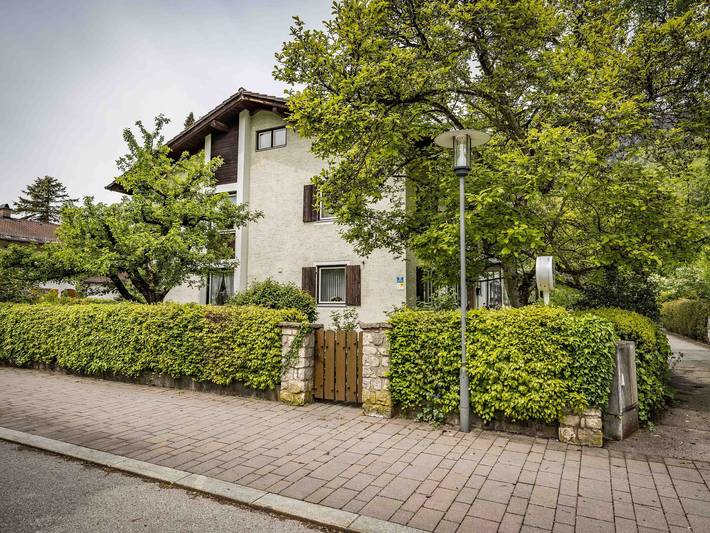 Gästehaus Christa Mauerer - sonniges Einzelzimmer 19 qm mit Bergblick und eigenem Etagenbad in Bad Reichenhall, Berchtesgadener Alpen