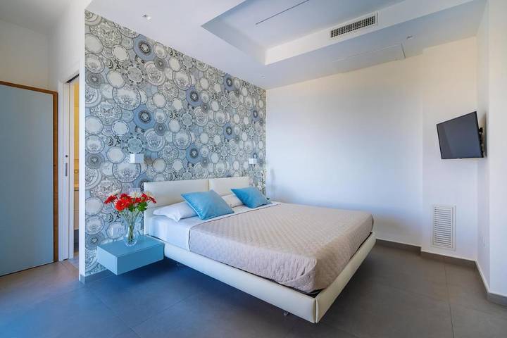 Chambre d’hôte pour 9 personnes, avec jardin ainsi que piscine et jacuzzi à Sorrento - 3