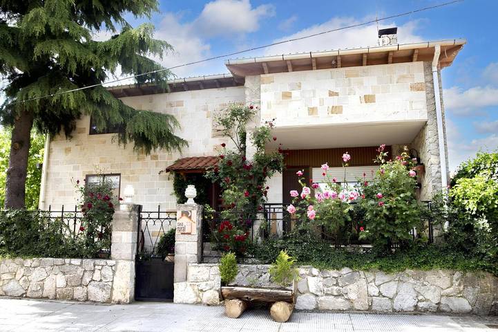 Casa de vacaciones para 12 personas, con terraza y jardín - 1