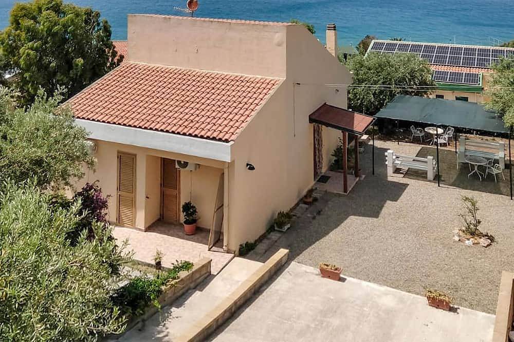 2 bedroom amazing home in Gioiosa Marea in Calava, Gioiosa Marea