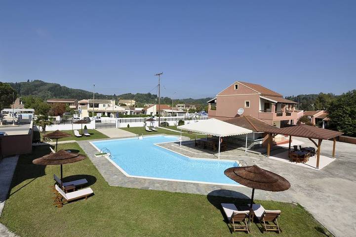 Holiday rental for 4 people, with balcony and garden as well as pool in Sidari