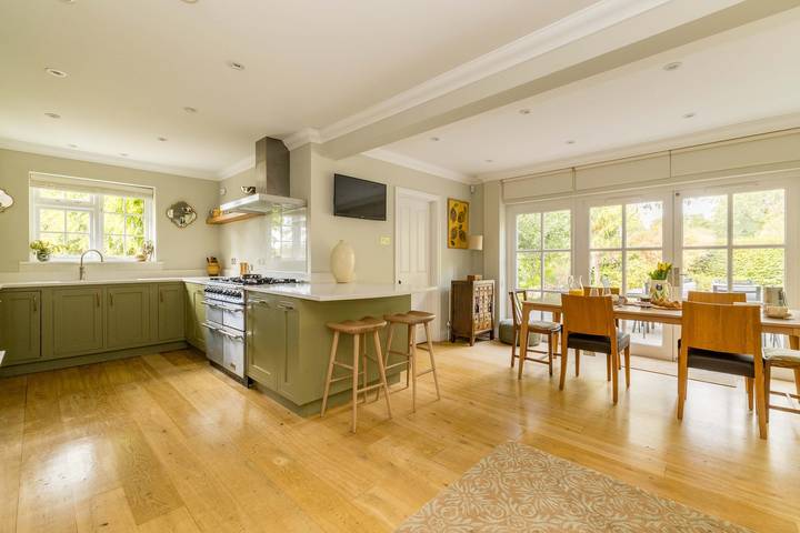 Surrey Hills Family Home with Large Garden in Shere, Guildford