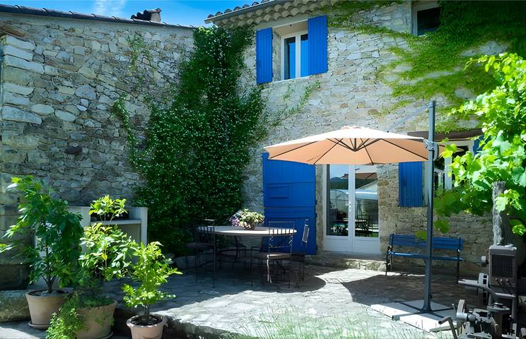 Gîte pour 4 personnes, avec piscine à Saint-Romain-en-Viennois