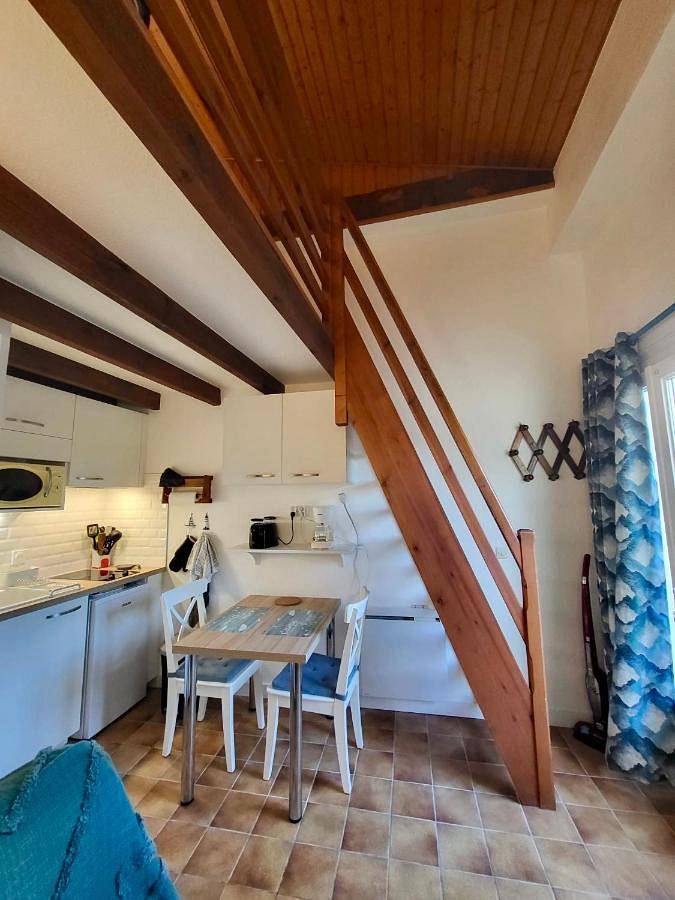 Gîte pour 2 personnes, avec terrasse, animaux acceptés dans Plage de Vallières - 3