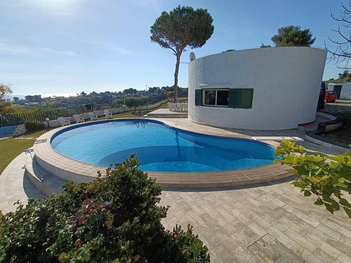 Villa per 14 persone, con Terrazza e Giardino nonché Piscina e Panorama a Costa Saracena