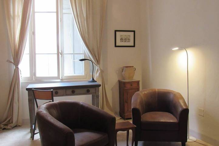 Gîte pour 2 personnes dans Office De Tourisme Du Pays Des Sorgues Et Des Monts De Vaucluse - 4