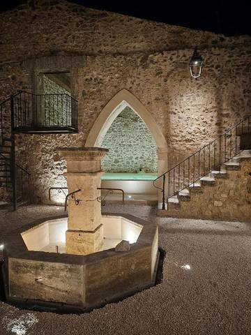 Chambre d’hôte pour 2 personnes, avec terrasse et piscine à Mouriès