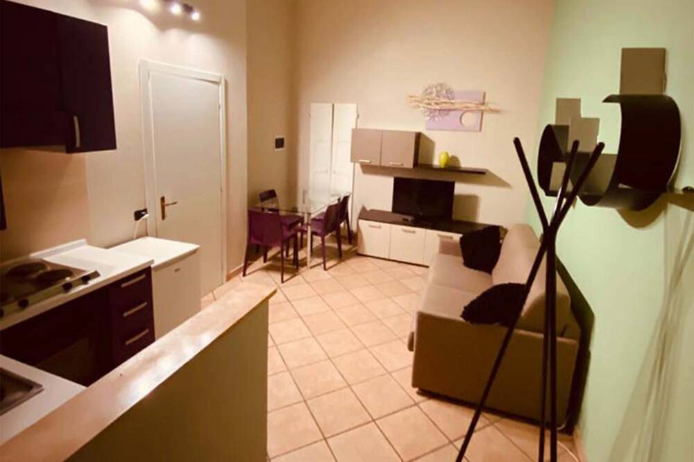 Geheel appartement, Apartment 4 hhva in Valenza, Provincie Alessandria
