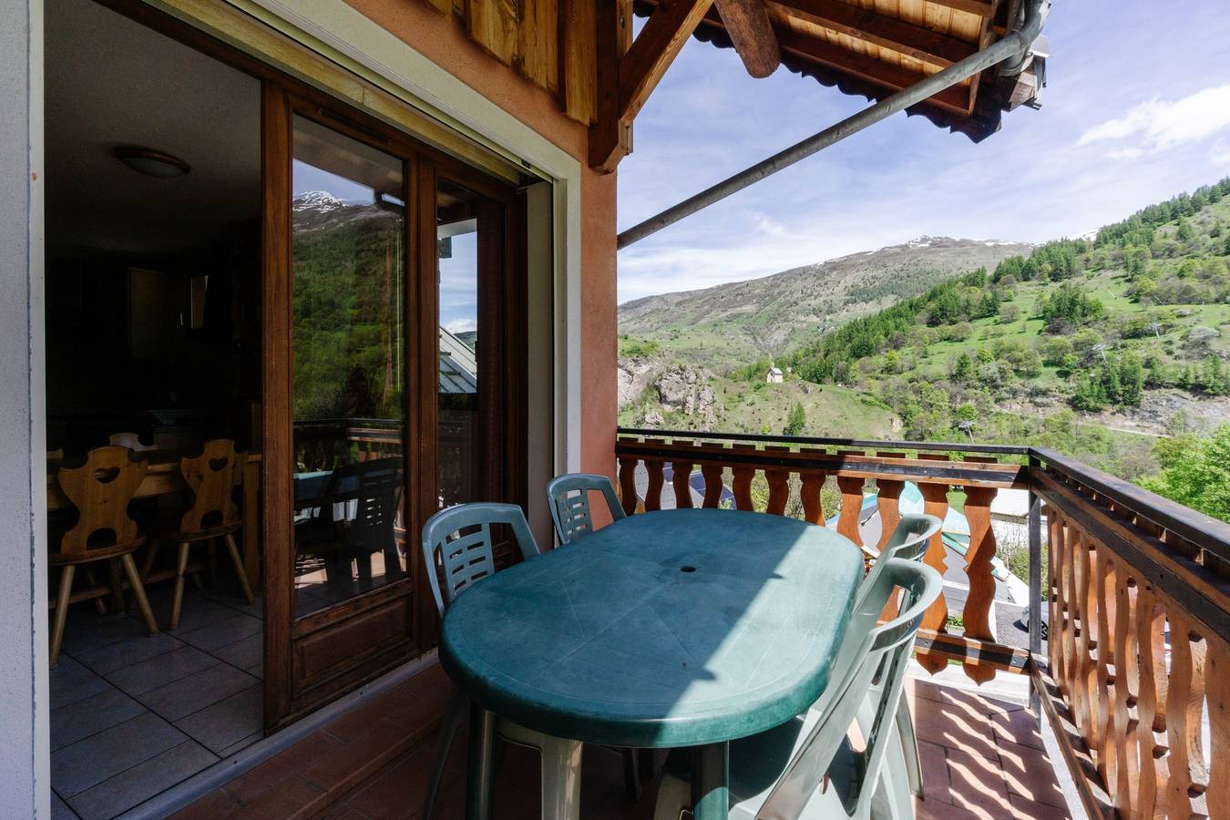 Appartement entier, Appartement "Edelweiss" avec vue sur les montagnes, terrasse partagée et Wi-Fi in Valloire, Région de Saint-Jean-de-Maurienne