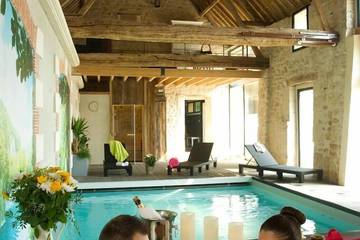 Maison d’hôte pour 3 personnes, avec piscine et sauna ainsi que jacuzzi et jardin à Noyant-et-Aconin