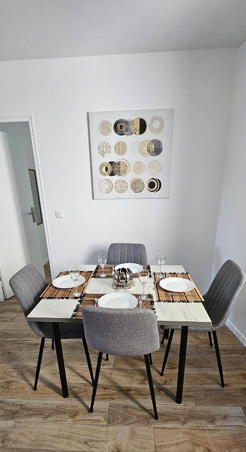 Appartement entier, One-Bedroom Apartment in Sannois, Val-d'Oise