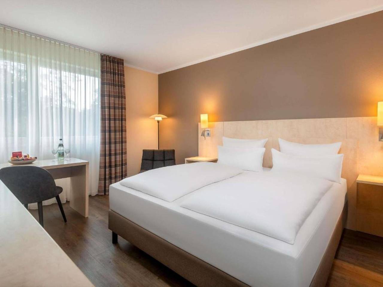 Ganze Wohnung, Sunday Hotel Bielefeld Standard-King-Zimmer in Bielefeld, Nordrhein-Westfalen