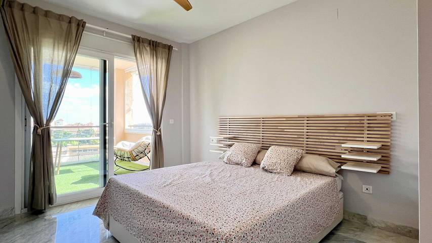 Apartamento entero, Glass Terrace 2Br/2Ba Â· Long Stays Â· Near Airport in Sol Andalusi, Alhaurín de la Torre