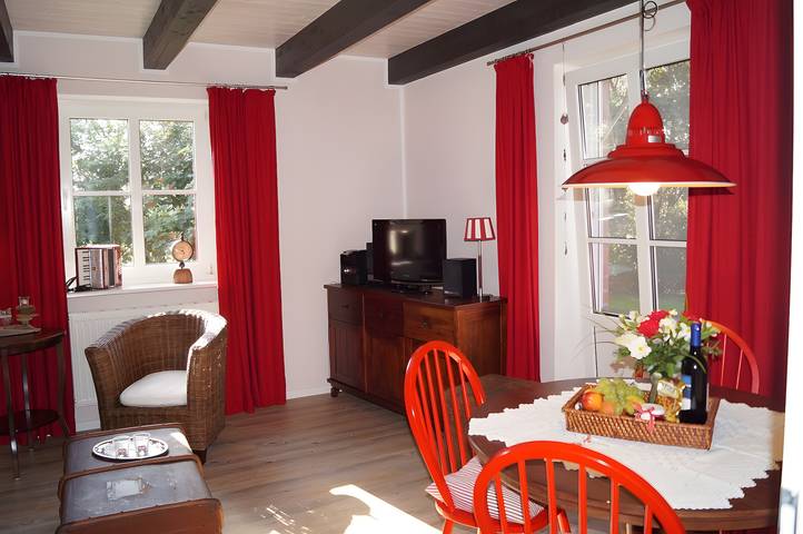 Ganze Wohnung, Apartment 'Windsbraut' mit privater Terrasse, Gemeinschaftsgarten & Wlan in Nordfriesische Inseln (Schleswig-Holstein) (Schleswig-Holstein), Pellworm