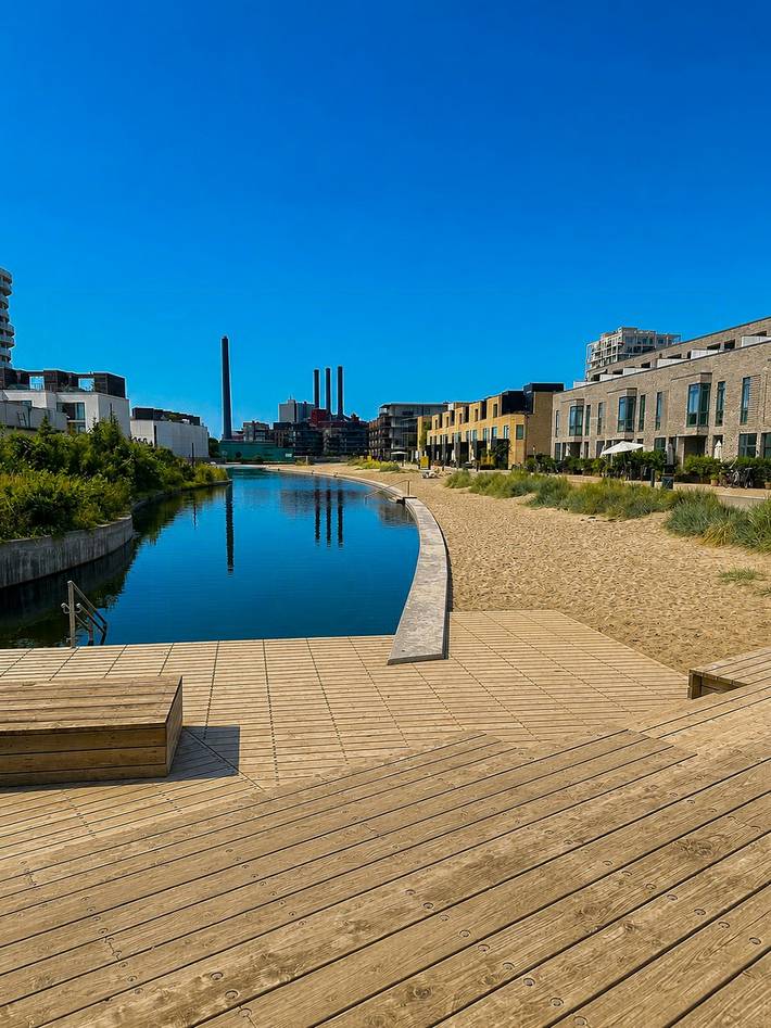 Huis aan de Havnevigen met dakterras en binnenplaats in Amager, Kopenhagen