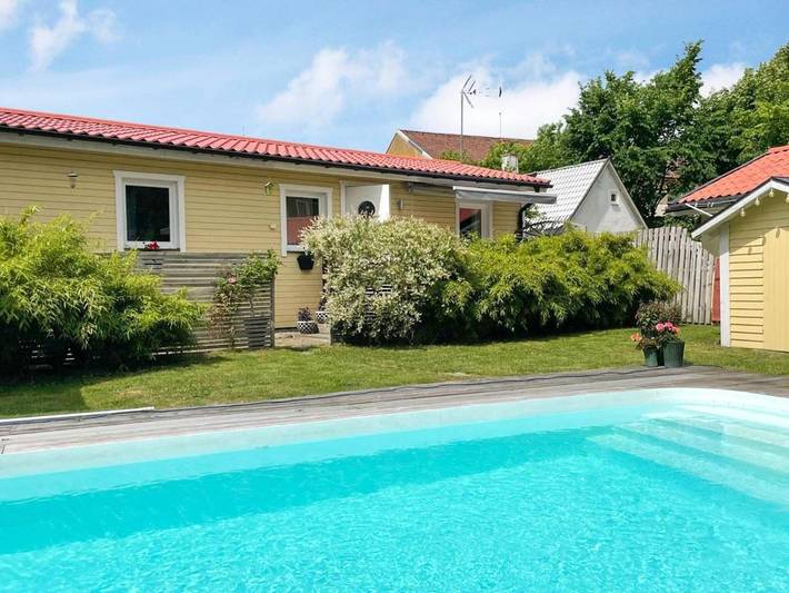 Ferienhaus für 4 Personen, mit Terrasse und Pool - 1