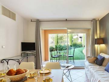 Camping für 2 Personen in Gréoux-les-Bains, Provence, Bild 1
