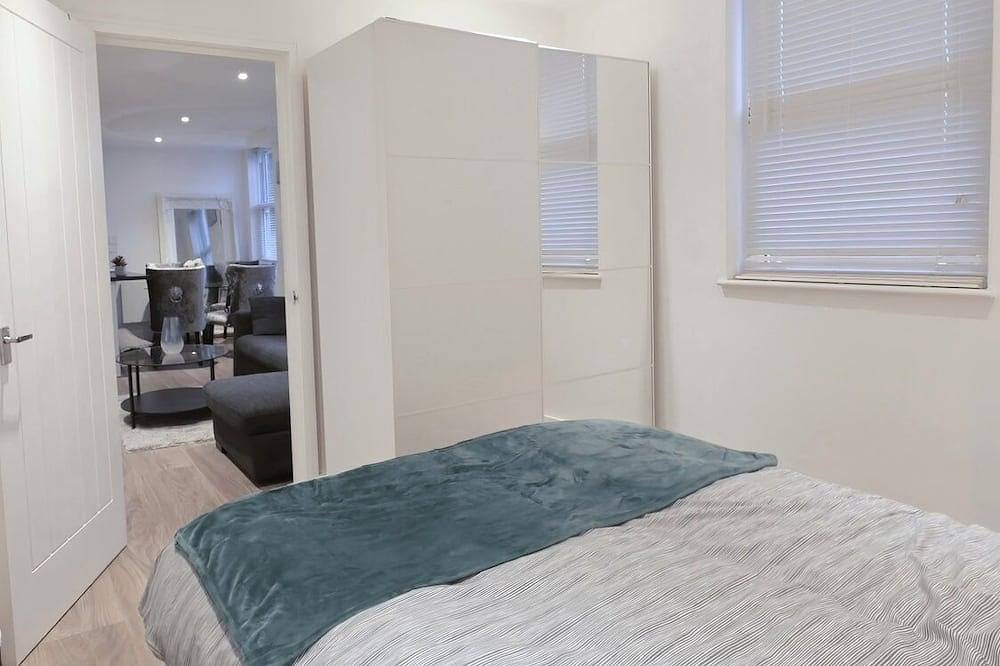 Ganze Wohnung, Apartment in Croydon - 1 Min walk to Train in Sutton (London), London