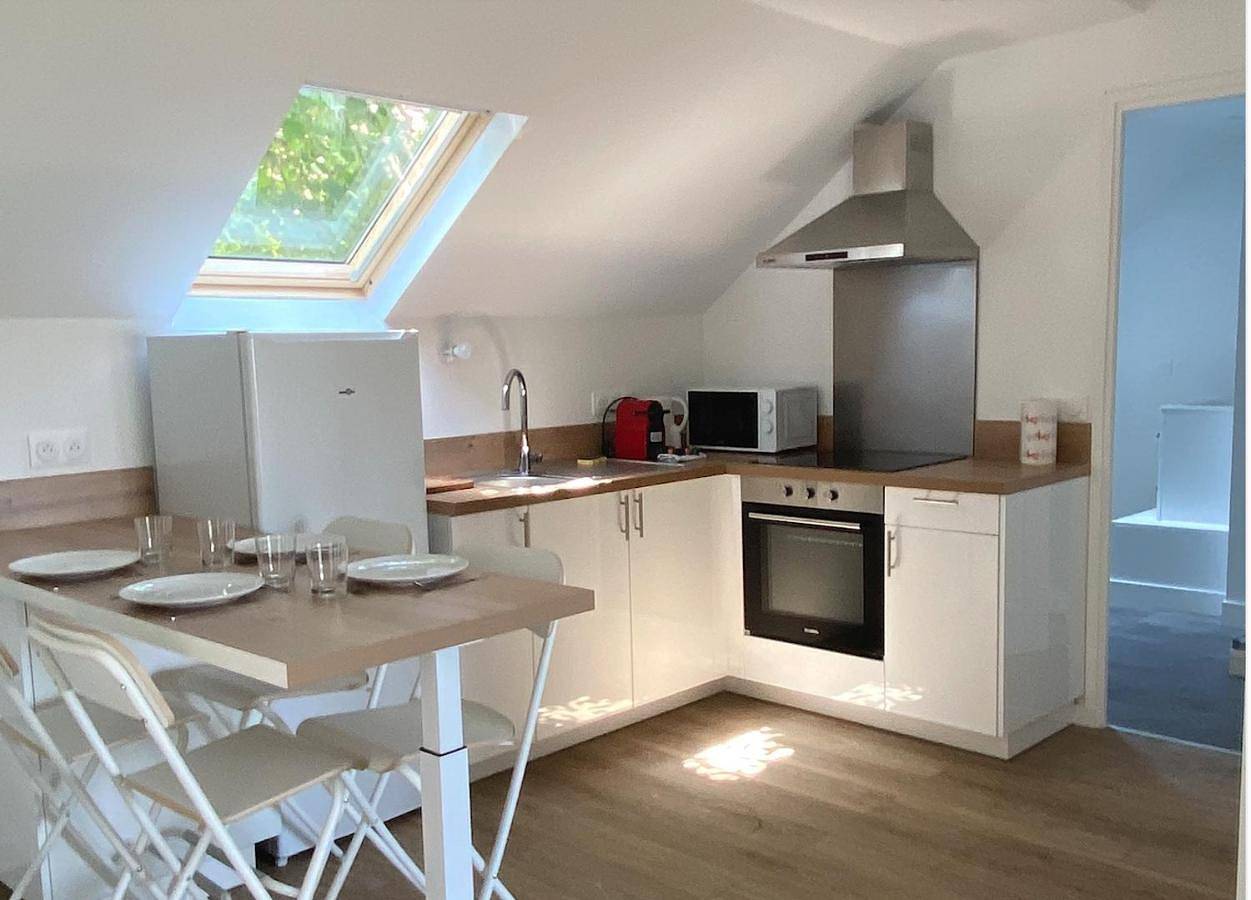Appartement entier, One-Bedroom Apartment in Épinay-sur-Orge, Essonne