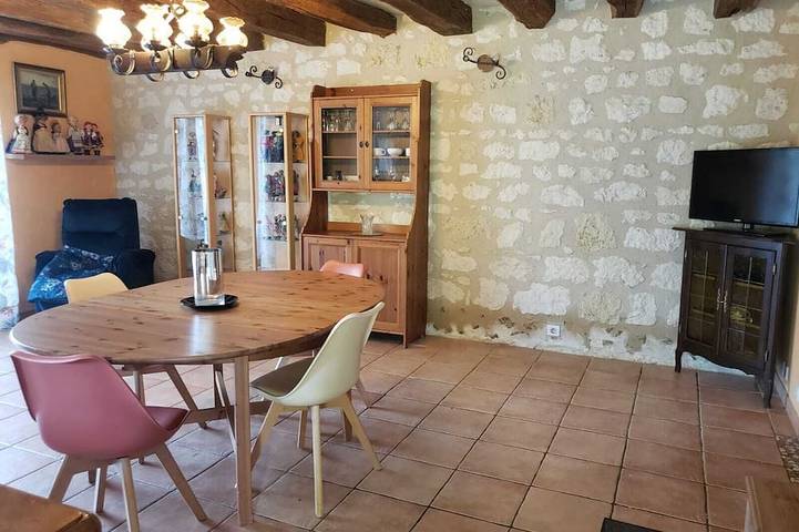 Location de vacances pour 4 personnes, avec jardin et terrasse à Restigné