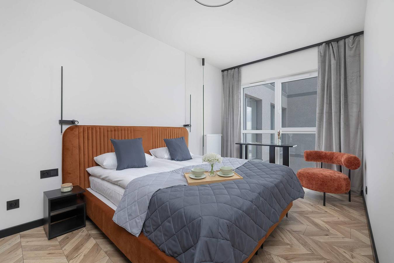 Ganze Wohnung, Modern Apartment with a Balcony | Parking | Workspace in Kattowitz, Schlesien