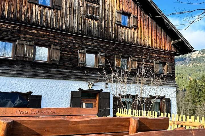 Blockhütte für 24 Personen, mit Terrasse und Garten sowie Sauna in Tannheim (Tirol)