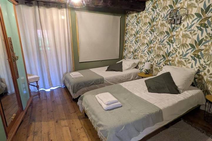 Gîte pour 6 personnes, avec jardin, animaux acceptés dans Tenay - 4