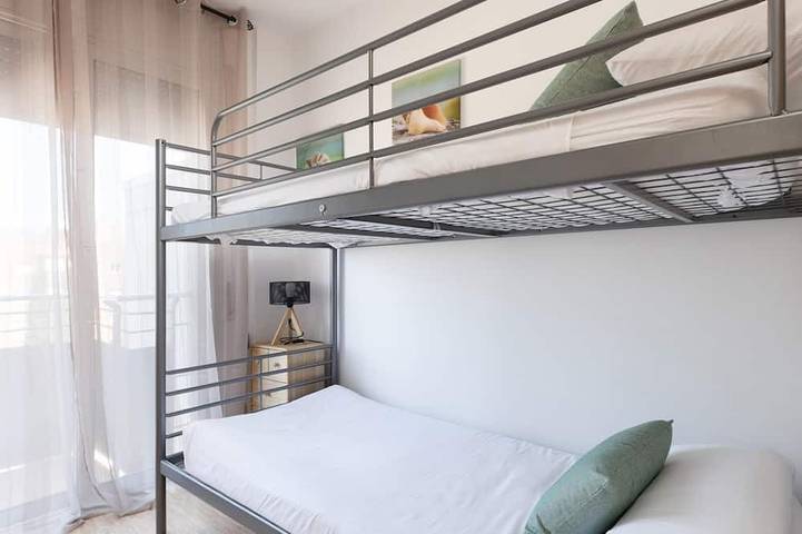 Ganze Wohnung, 25km From Barcelona Front beach apartment.mat17 in Mataró, Costa del Maresme