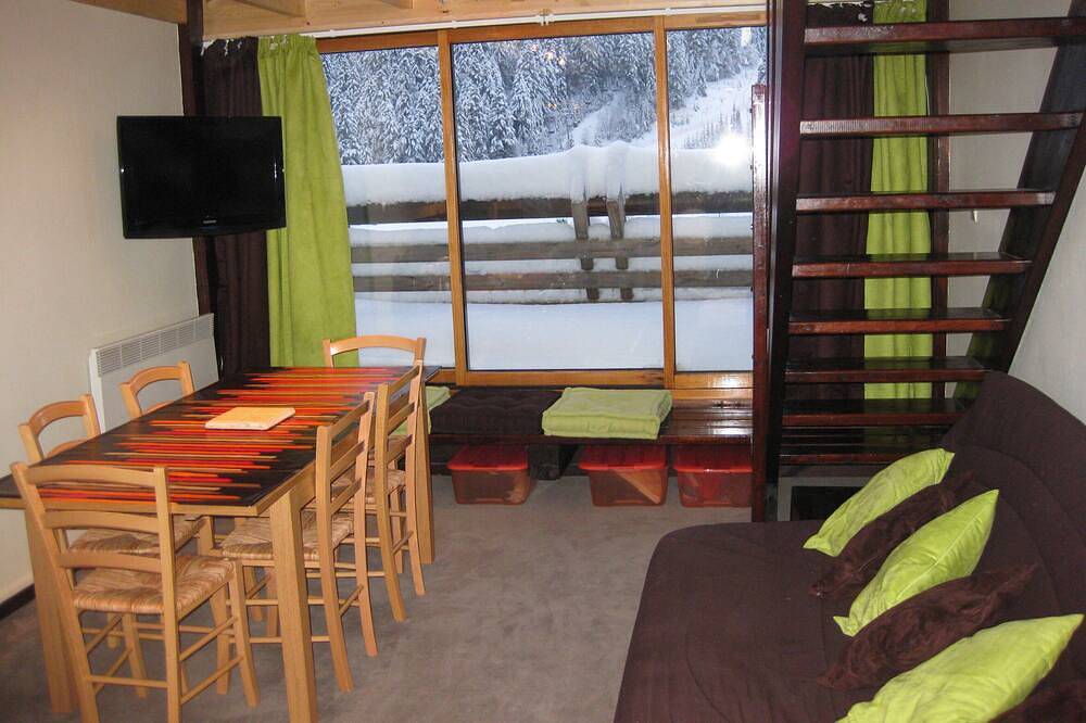 Ganze Wohnung, 6-person duplex apartment Super Lioran In the heart of the resort Covered parking in Le Lioran, Laveissière