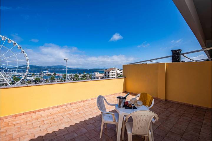 Attico per 4 persone, con vista oceano e balcone ad Alghero