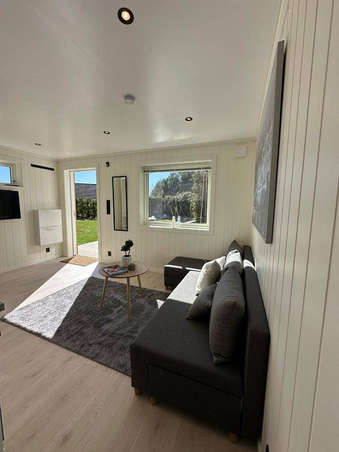 Ferieleilighet for 3 personer, med Terrasse og Hage i Lillesand 