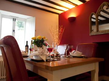 Holiday Rental for 6 People in Monmouthshire, South-Wales, Photo 4